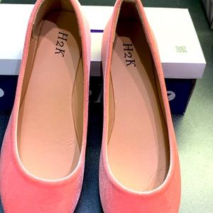 Brand new velvet flats. Adorable and versatile